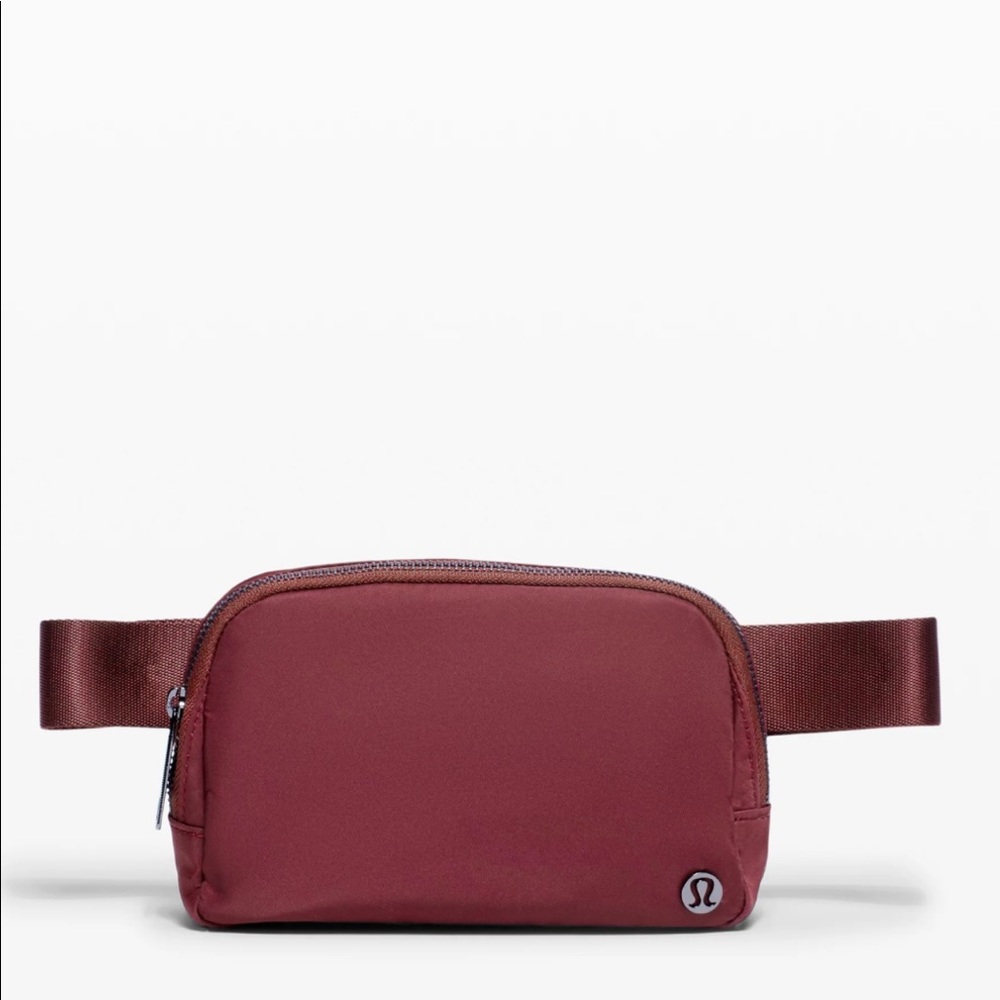 NWT Lululemon Everywhere Belt Bag 1L maroon